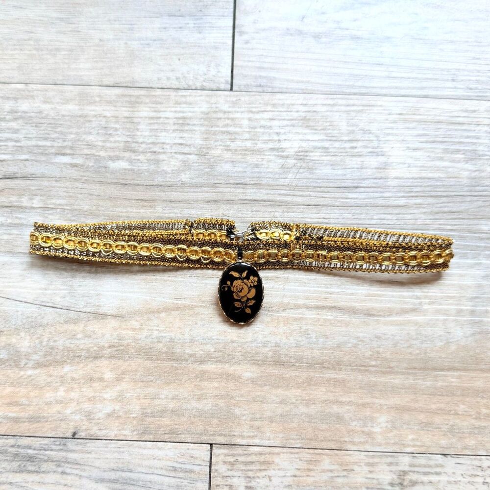 Vintage Gold Tone Link Choker Necklace Black Floral Cameo Pendant Statement